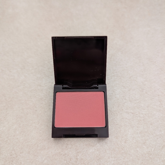 Laura Mercier Blush - Picture 3 of 4